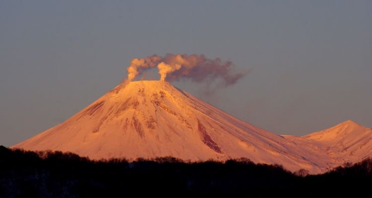 the-volcano-avachinsky-g422ace54f_1280